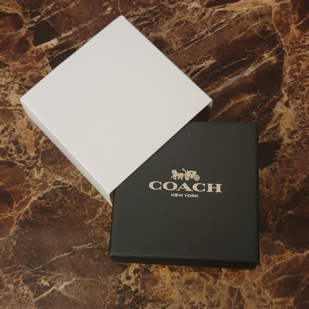 Coach Earrings - Picture 3 of 6
